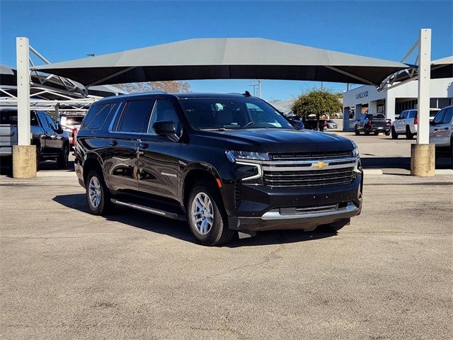 2023 Chevrolet Suburban LT