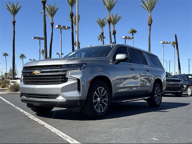 2023 Chevrolet Suburban LT