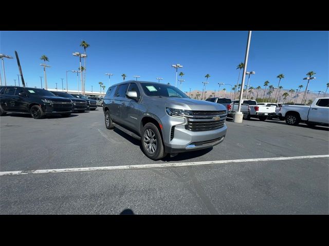 2023 Chevrolet Suburban LT