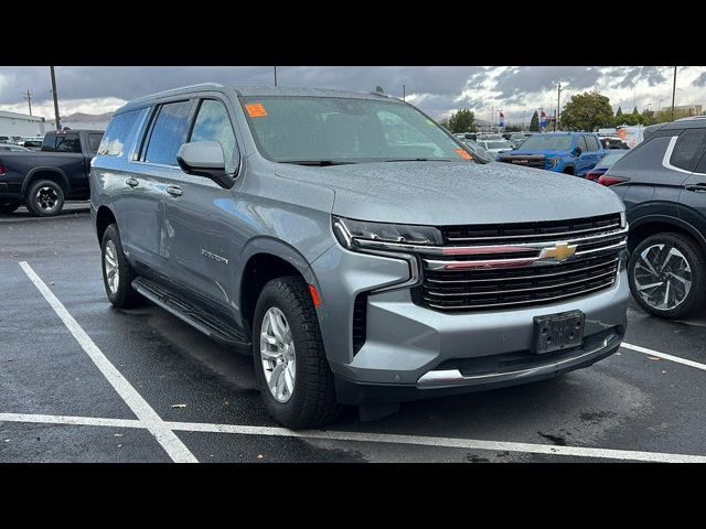 2023 Chevrolet Suburban LT