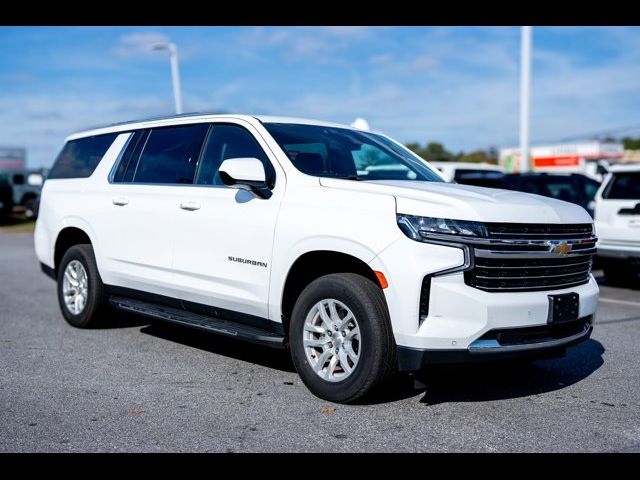 2023 Chevrolet Suburban LT