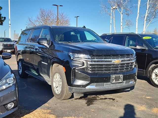 2023 Chevrolet Suburban LT