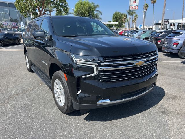 2023 Chevrolet Suburban LT