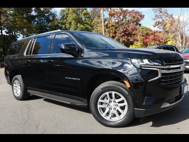 2023 Chevrolet Suburban LT