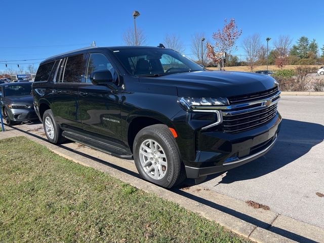 2023 Chevrolet Suburban LT