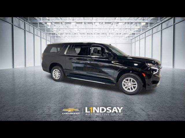 2023 Chevrolet Suburban LT