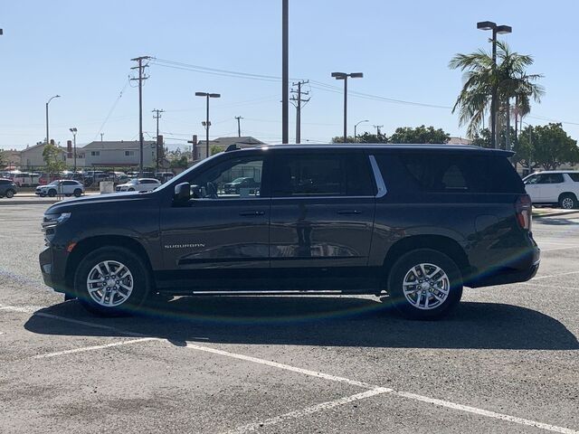 2023 Chevrolet Suburban LT