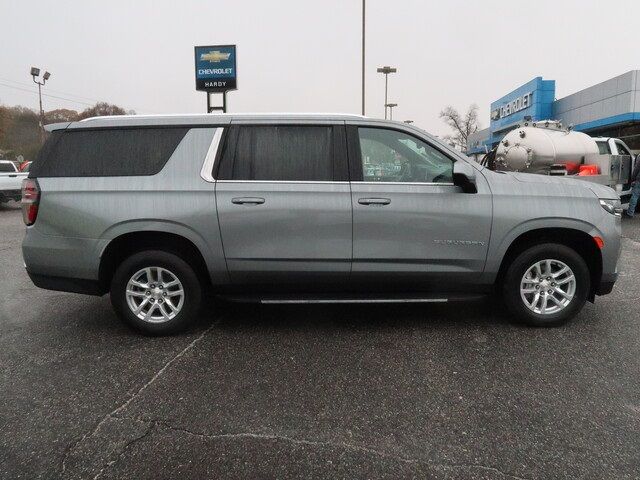 2023 Chevrolet Suburban LT