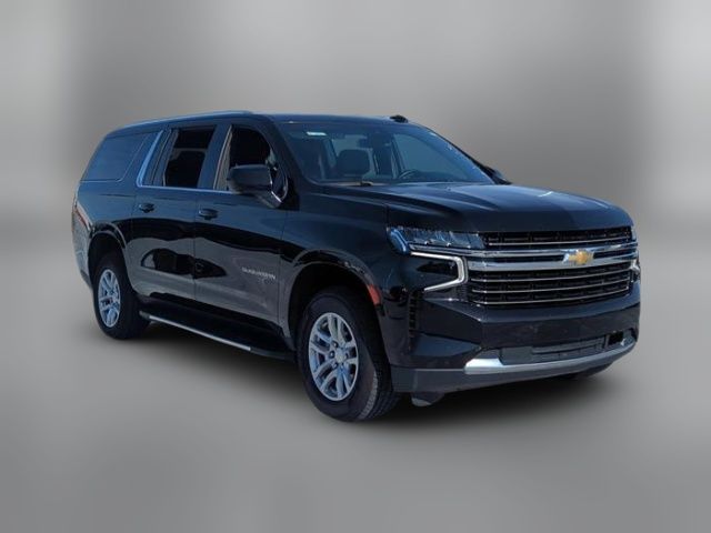 2023 Chevrolet Suburban LT