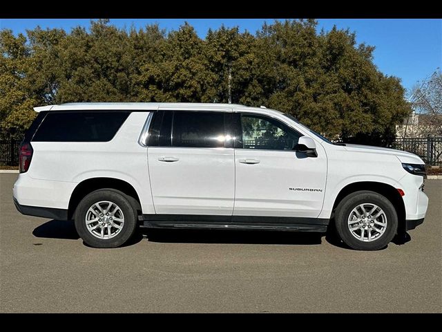 2023 Chevrolet Suburban LT