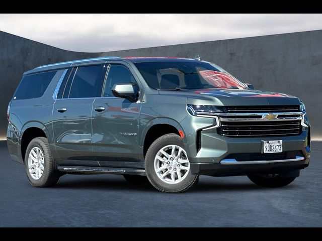 2023 Chevrolet Suburban LT