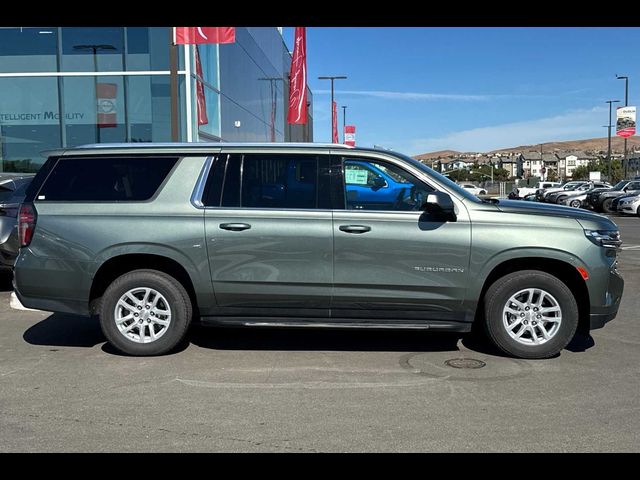 2023 Chevrolet Suburban LT