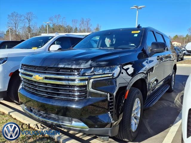 2023 Chevrolet Suburban LT