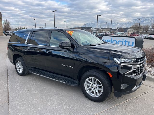 2023 Chevrolet Suburban LT