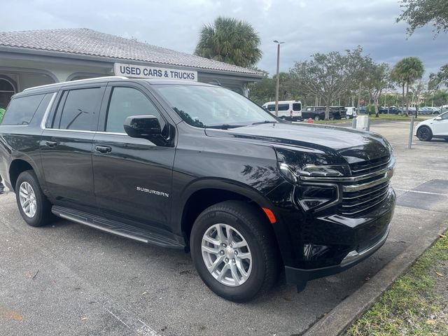 2023 Chevrolet Suburban LT