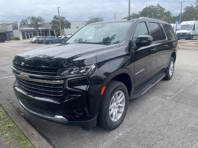 2023 Chevrolet Suburban LT