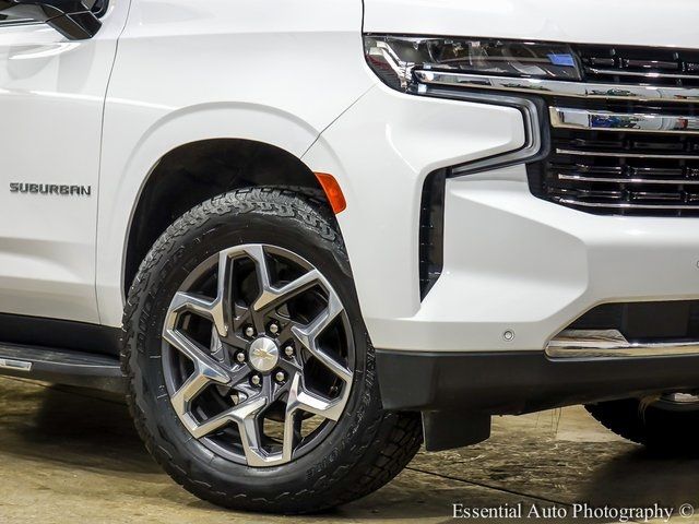 2023 Chevrolet Suburban LT