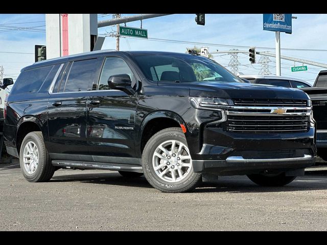 2023 Chevrolet Suburban LT