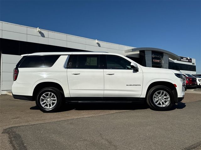 2023 Chevrolet Suburban LT