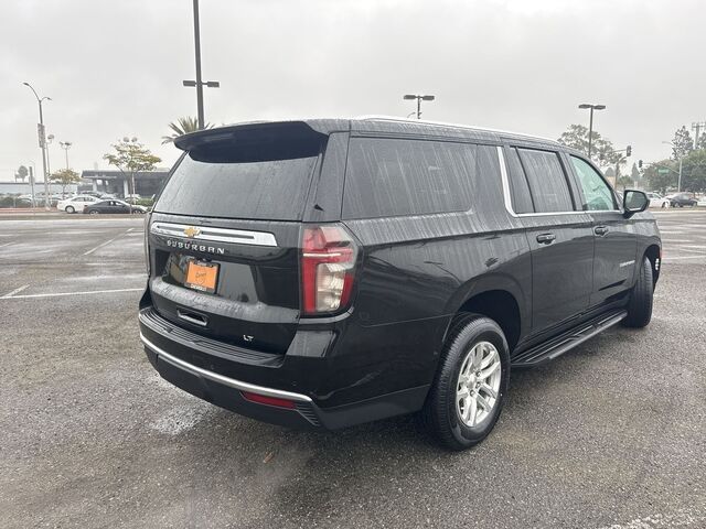 2023 Chevrolet Suburban LT