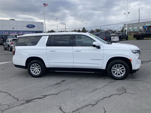 2023 Chevrolet Suburban LT