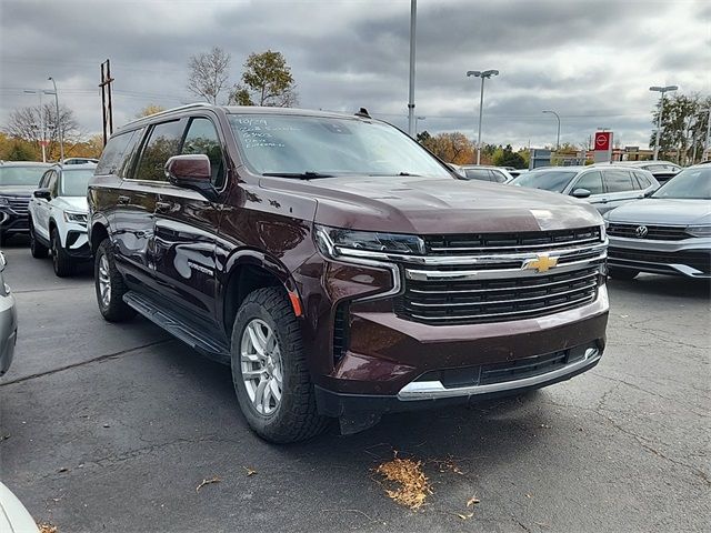 2023 Chevrolet Suburban LT