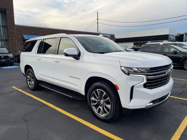 2023 Chevrolet Suburban LT