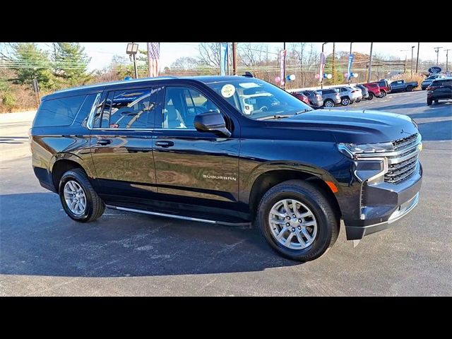 2023 Chevrolet Suburban LT