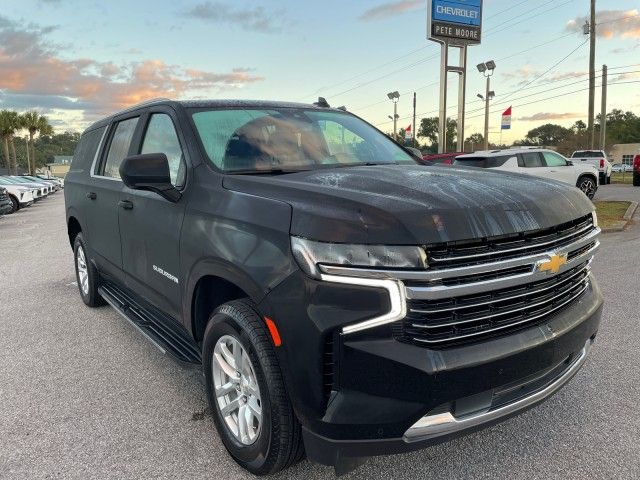 2023 Chevrolet Suburban LT