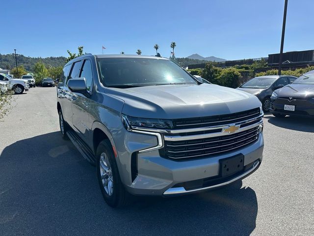 2023 Chevrolet Suburban LT