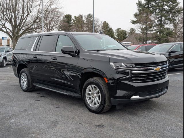 2023 Chevrolet Suburban LT