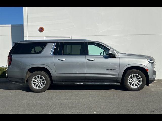 2023 Chevrolet Suburban LT