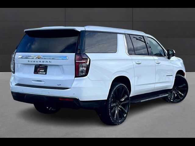 2023 Chevrolet Suburban LT