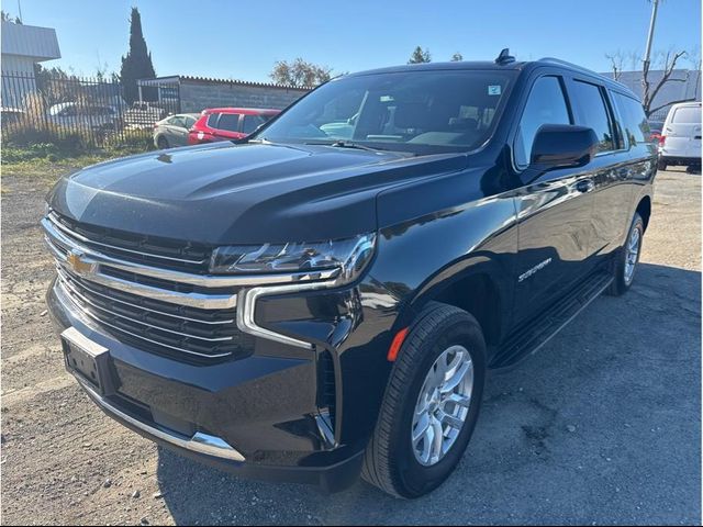 2023 Chevrolet Suburban LT