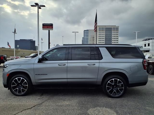 2023 Chevrolet Suburban RST