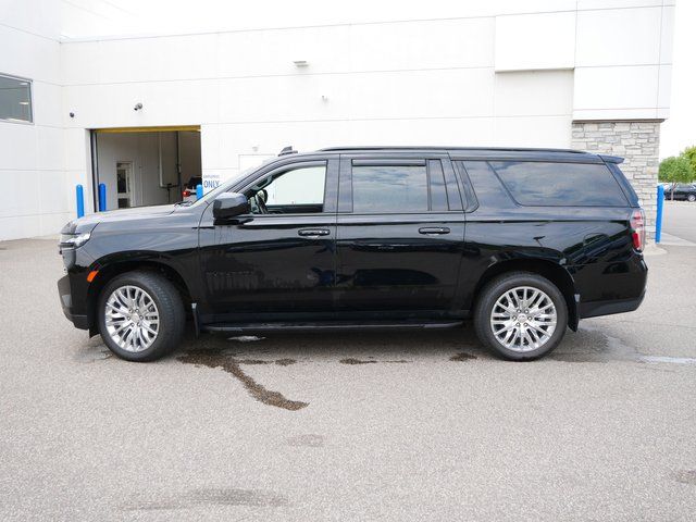 2023 Chevrolet Suburban RST