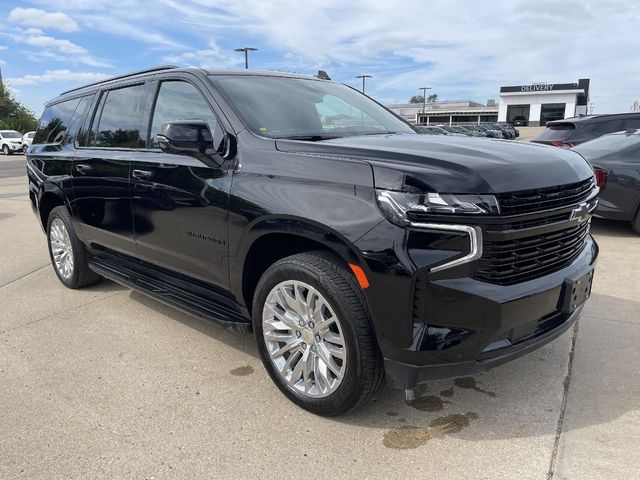 2023 Chevrolet Suburban RST