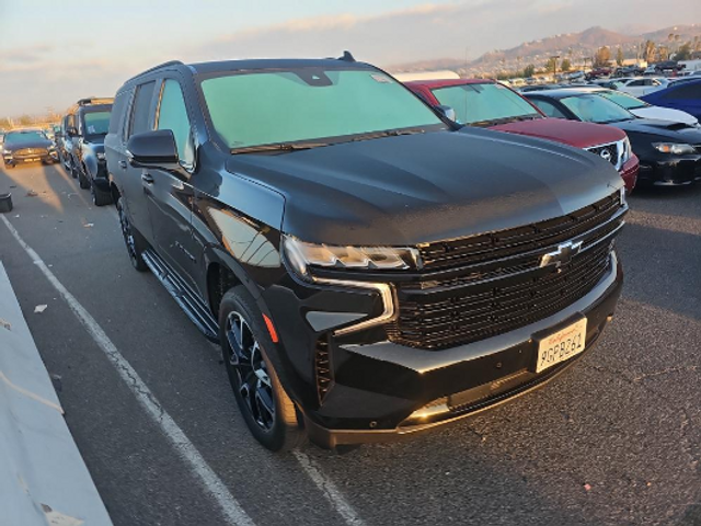 2023 Chevrolet Suburban RST