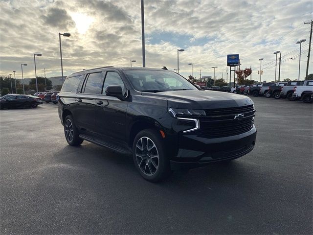 2023 Chevrolet Suburban RST