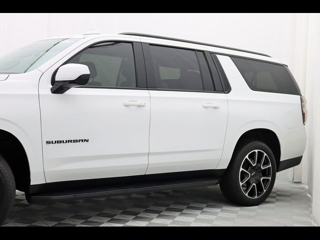 2023 Chevrolet Suburban RST