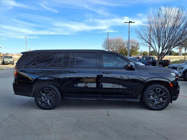 2023 Chevrolet Suburban RST