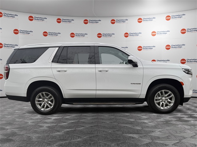 Vehicle image 7 of 19