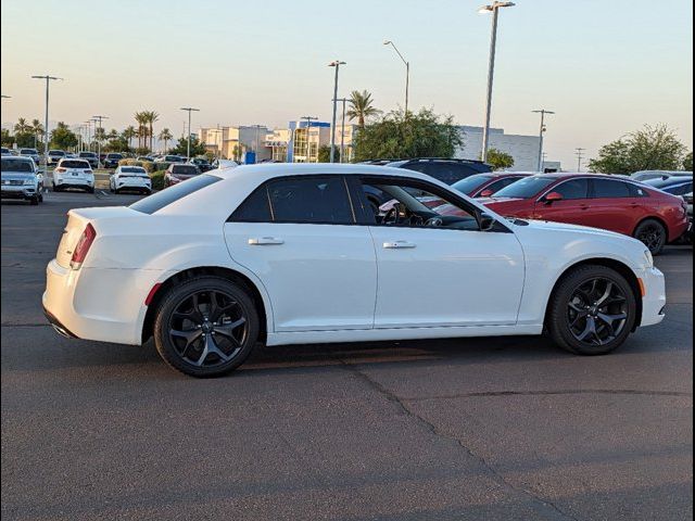 2023 Chrysler 300 Touring