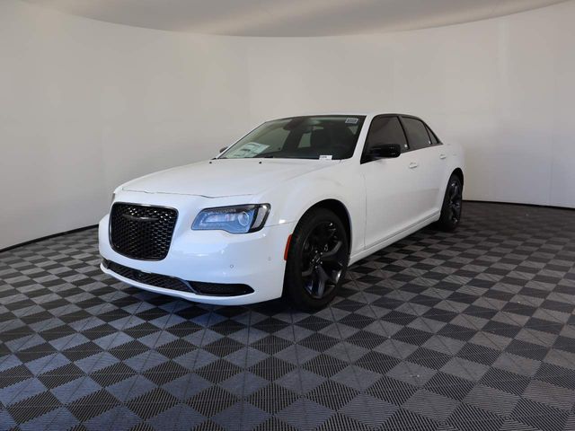 2023 Chrysler 300 Touring