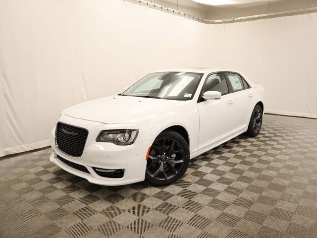 2023 Chrysler 300 Touring L