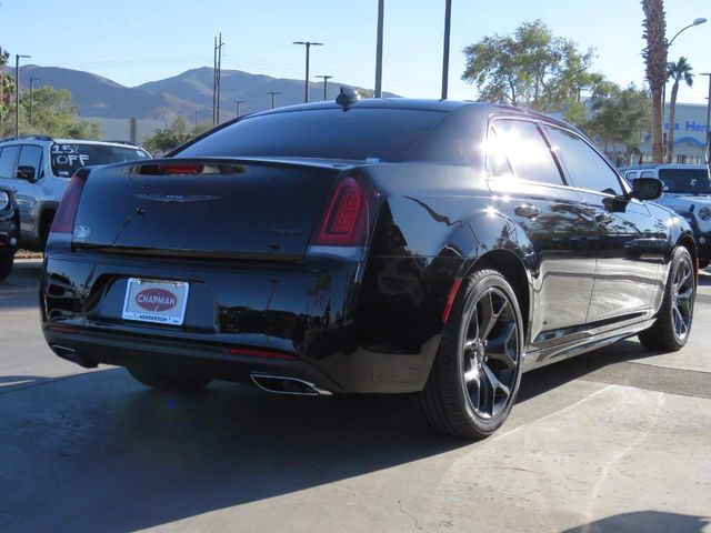 2023 Chrysler 300 Touring L