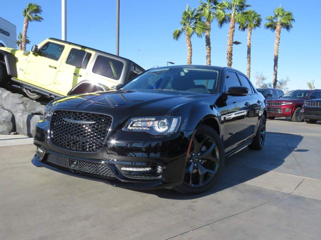 2023 Chrysler 300 Touring L