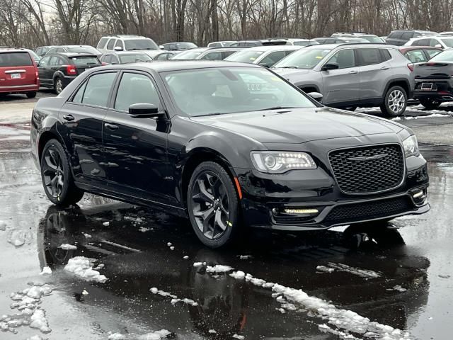 2023 Chrysler 300 Touring L