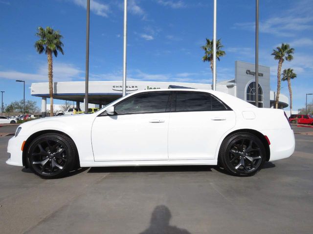 2023 Chrysler 300 Touring L