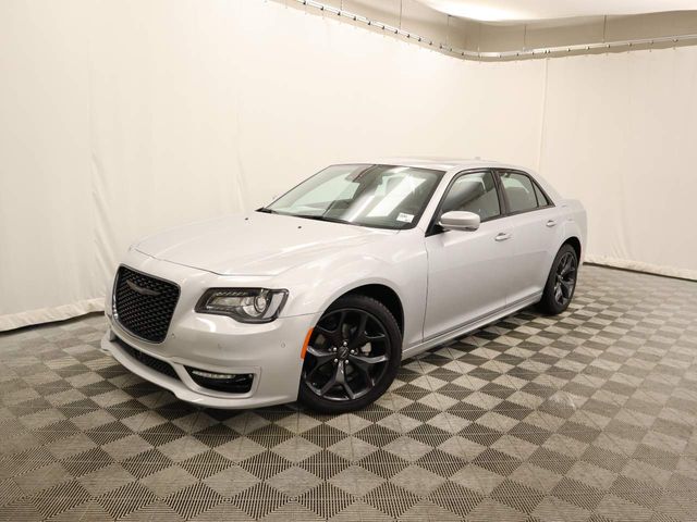 2023 Chrysler 300 Touring L